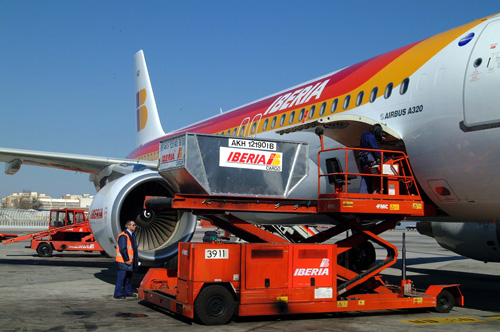 News Europe-IAG Iberia A320-web